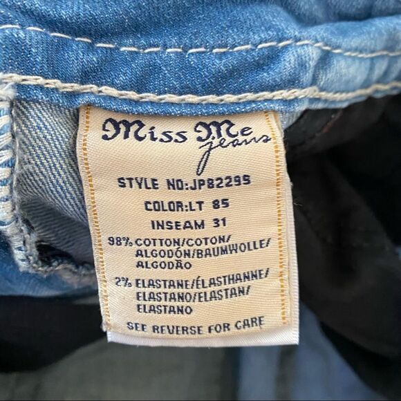 Miss Me Signature Distressed Skinny Jeans - Picture 10 of 14